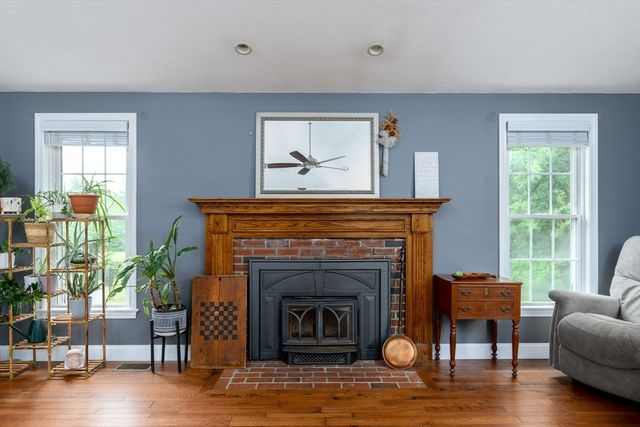 9 Cameron Drive, Rutland, MA 01543