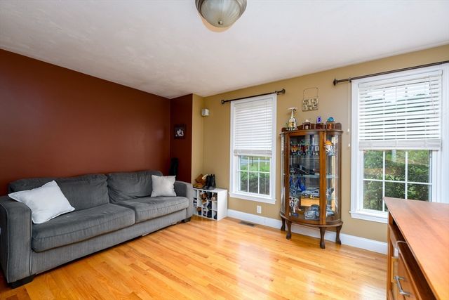 9 Cameron Drive, Rutland, MA 01543