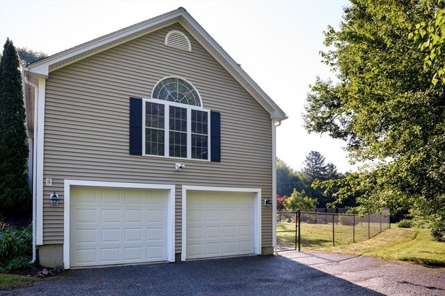 9 Cameron Drive, Rutland, MA 01543