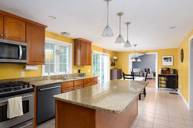9 Cameron Drive, Rutland, MA 01543