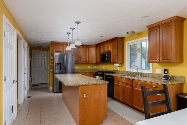 9 Cameron Drive, Rutland, MA 01543