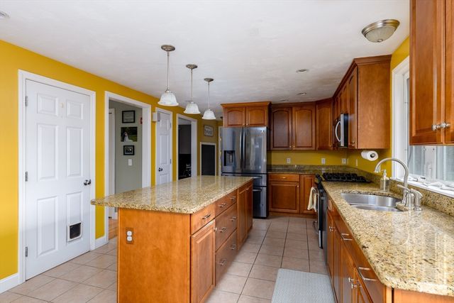9 Cameron Drive, Rutland, MA 01543