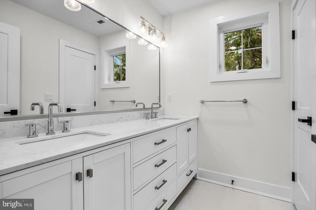 201 CENTRE ST, Haddonfield, NJ 08033