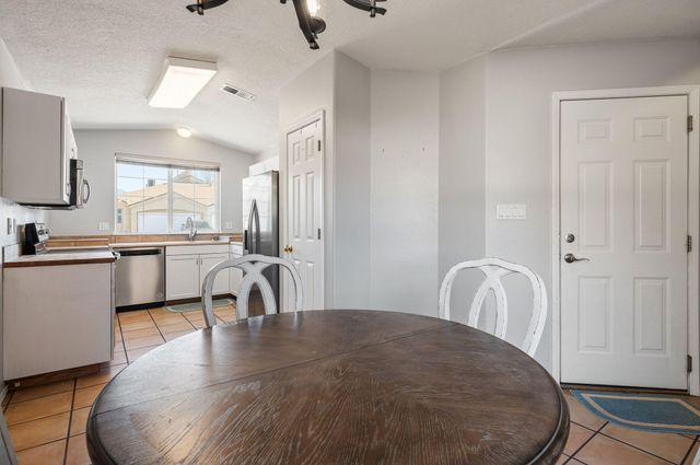 8311 Calle Avion NE, Albuquerque, NM 87113