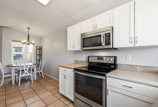 8311 Calle Avion NE, Albuquerque, NM 87113