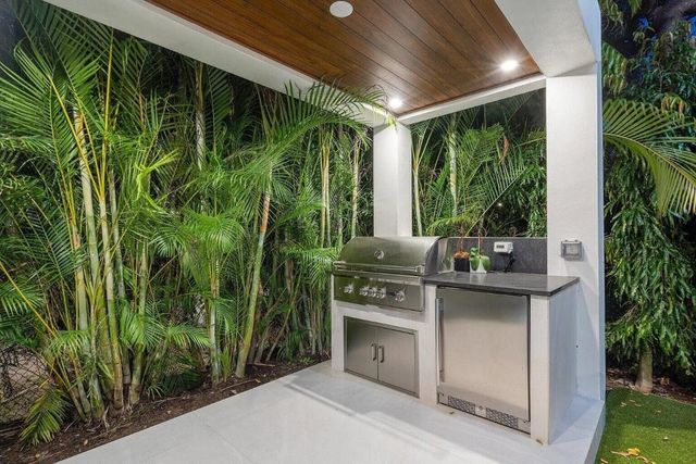 775 Park Drive W, Boca Raton, FL 33432