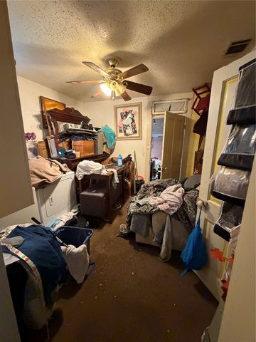 1210 N Robinson Street, Cleburne, TX 76031