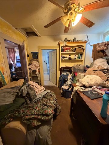 1210 N Robinson Street, Cleburne, TX 76031