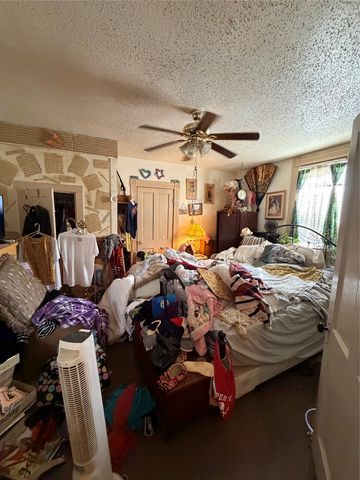 1210 N Robinson Street, Cleburne, TX 76031