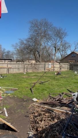 1210 N Robinson Street, Cleburne, TX 76031