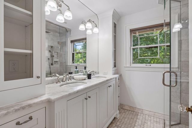1766 Emerson Avenue S, Minneapolis, MN 55403