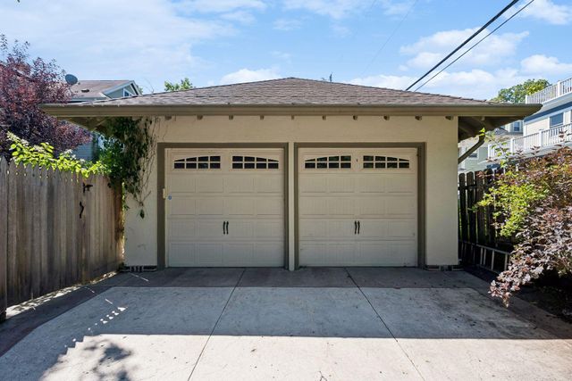 1766 Emerson Avenue S, Minneapolis, MN 55403