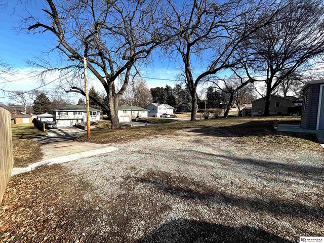 7343 Lake Street, Omaha, NE 68134