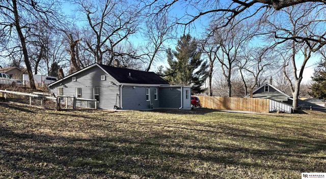 7343 Lake Street, Omaha, NE 68134