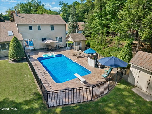 70 Longwood Drive, Clifton Park, NY 12065