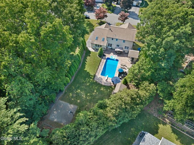 70 Longwood Drive, Clifton Park, NY 12065