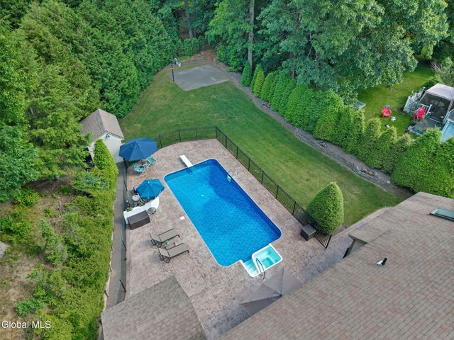 70 Longwood Drive, Clifton Park, NY 12065