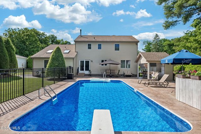70 Longwood Drive, Clifton Park, NY 12065