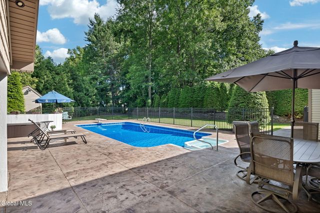 70 Longwood Drive, Clifton Park, NY 12065