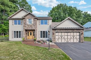 70 Longwood Drive, Clifton Park, NY 12065