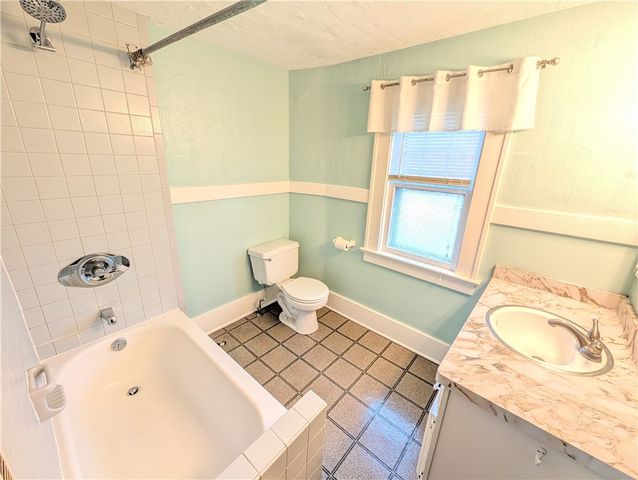 20 McCall Road, Rochester, NY 14615