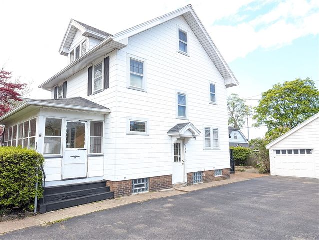 20 McCall Road, Rochester, NY 14615