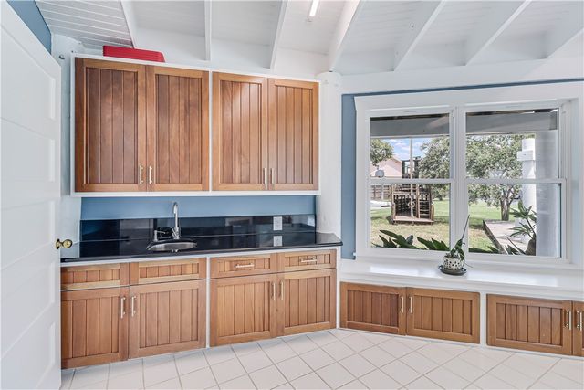 217 Port St Claire, Aransas Pass, TX 78336