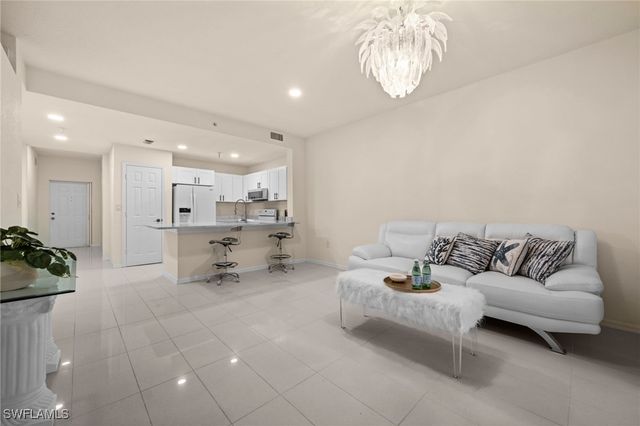 4520 Botanical Place CIR 103, Naples, FL 34112