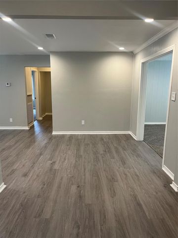 6634 Cresthill Street, Houston, TX 77033