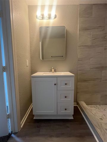 6634 Cresthill Street, Houston, TX 77033