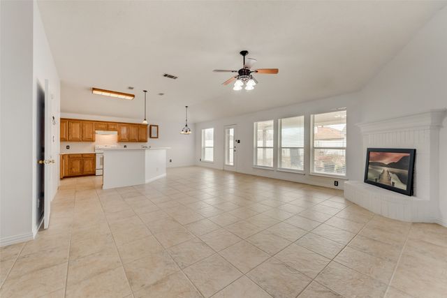 7019 Thunderbird Drive, Arlington, TX 76002