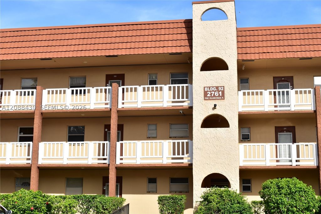 2761 N Pine Island Rd 310, Sunrise, FL 33322