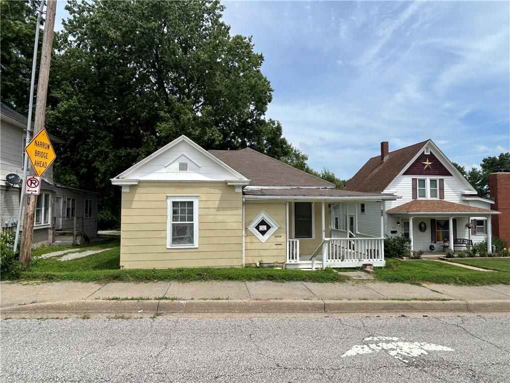 525 S Crysler Avenue, Independence, MO 64052