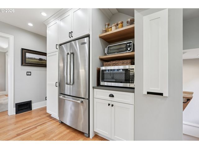 3825 Se CARLTON St, Portland, OR 97202