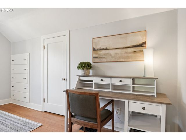 3825 Se CARLTON St, Portland, OR 97202