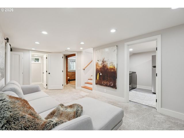 3825 Se CARLTON St, Portland, OR 97202