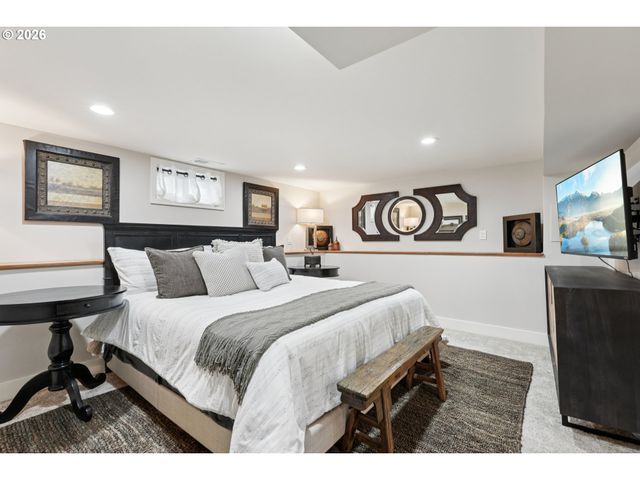 3825 Se CARLTON St, Portland, OR 97202