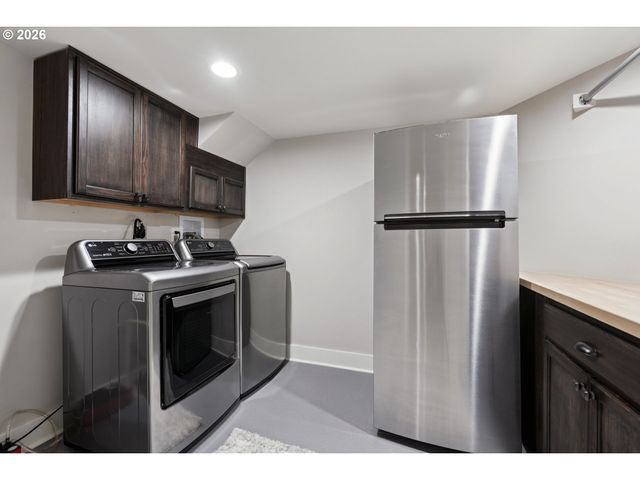 3825 Se CARLTON St, Portland, OR 97202