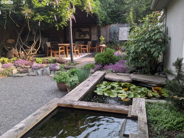 3825 Se CARLTON St, Portland, OR 97202