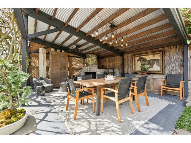 3825 Se CARLTON St, Portland, OR 97202