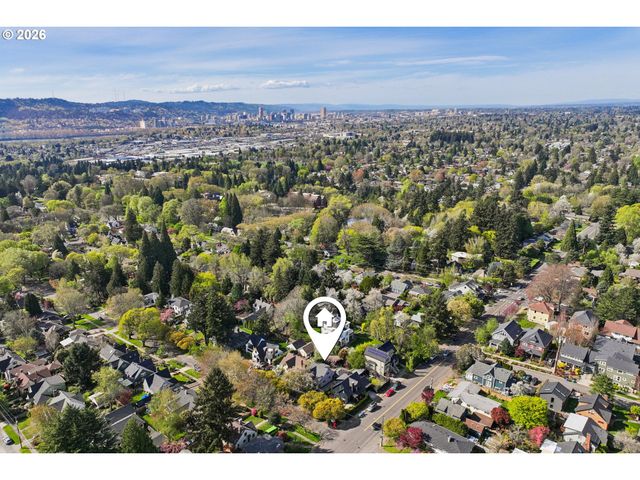 3825 Se CARLTON St, Portland, OR 97202