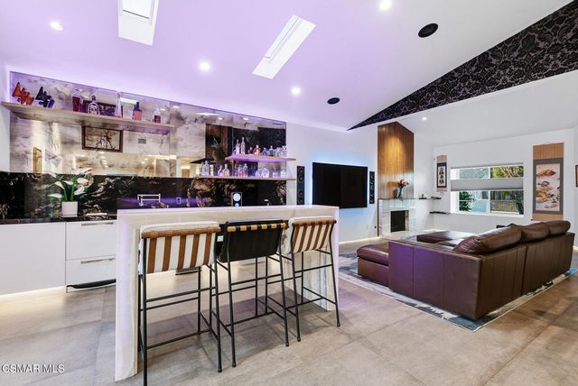 9998 Jamestown Street, Ventura, CA 93004