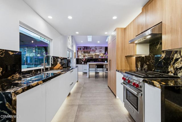 9998 Jamestown Street, Ventura, CA 93004