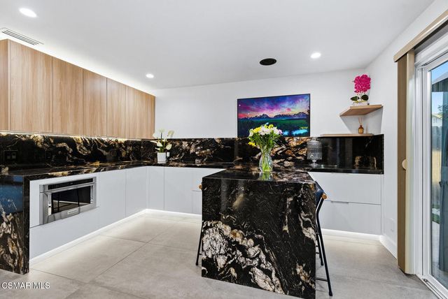 9998 Jamestown Street, Ventura, CA 93004