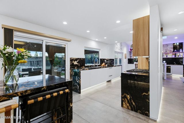 9998 Jamestown Street, Ventura, CA 93004