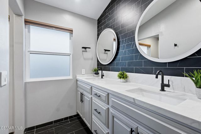 9998 Jamestown Street, Ventura, CA 93004