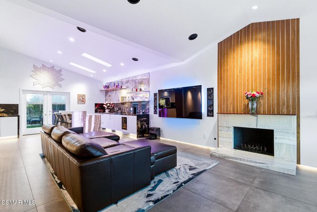 9998 Jamestown Street, Ventura, CA 93004