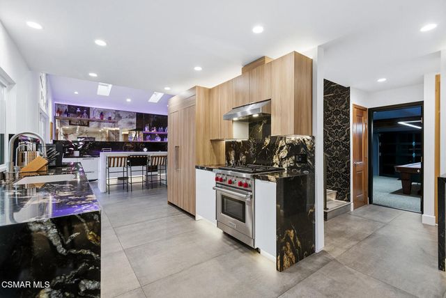 9998 Jamestown Street, Ventura, CA 93004