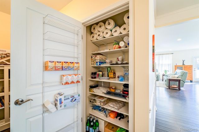 24279 Walloon Way, Brownstown Charter Township, MI 48134