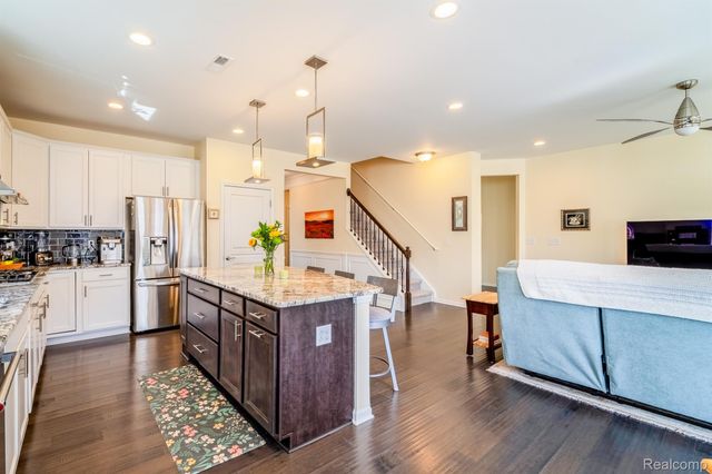 24279 Walloon Way, Brownstown Charter Township, MI 48134